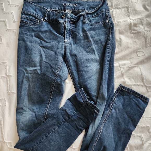 Maurices Denim - MAURICES Size 8 Skinny Jean